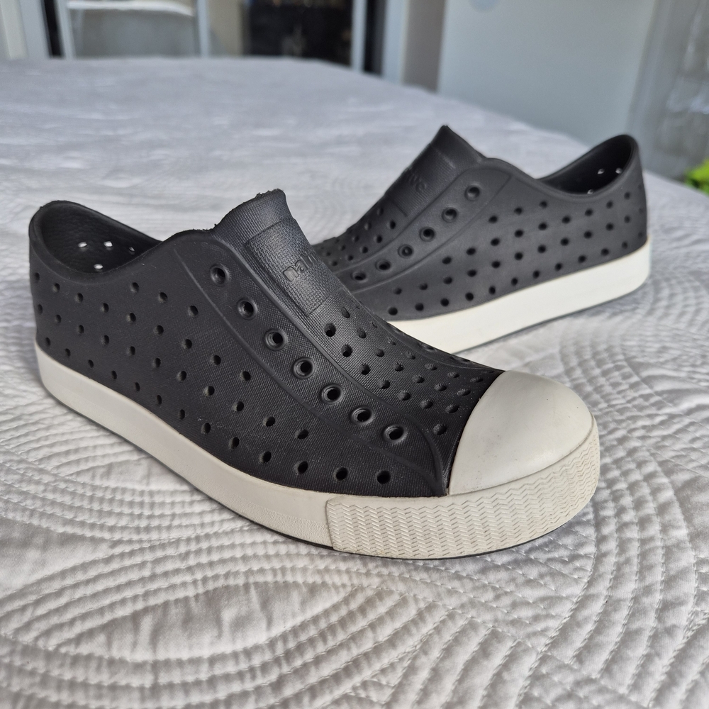 VGUC Native Jefferson Black White Slip-On Sneakers Kids 3